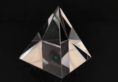 Prisma óptico/tetraédrico piramidal