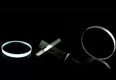 Guiding Light: The Optical Wonders of Fused Silica's Refractive Index